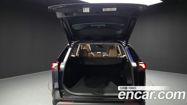 Toyota RAV4 (V) 2,5 4WD Hybrid LTD 2023 — фото 20