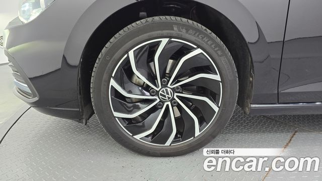 Volkswagen Golf (VIII) 2.0 TDI Prestige 2023 — фото 5