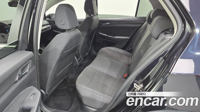 Volkswagen Golf (VIII) 2.0 TDI Prestige 2023 — фото 11