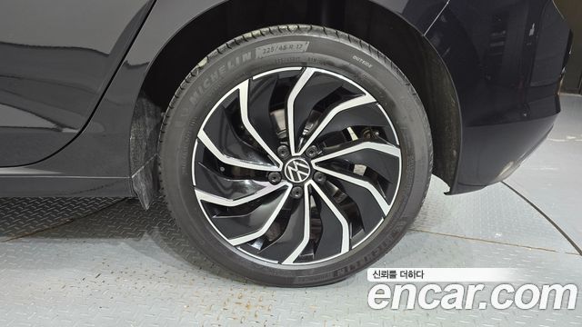 Volkswagen Golf (VIII) 2.0 TDI Prestige 2023 — фото 21