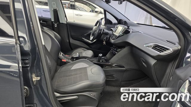 Peugeot 2008 1.6 BlueHDi Allure 2017 — фото 11