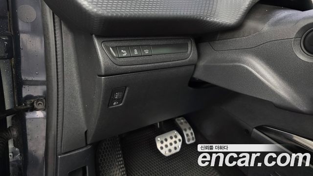 Peugeot 2008 1.6 BlueHDi Allure 2017 — фото 18