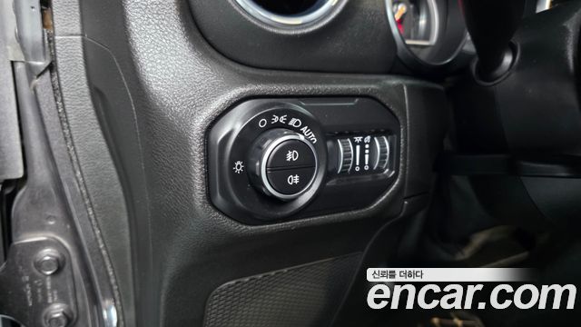 Jeep Wrangler (JL) 2.0 Overland 4Door 2019 — фото 17