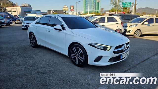 Mercedes-Benz A-Class (W177) A220 Sedan 2023 — фото 2