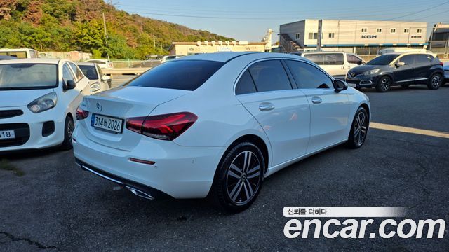 Mercedes-Benz A-Class (W177) A220 Sedan 2023 — фото 6