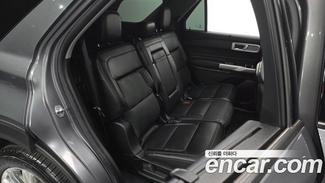 Ford Explorer (VI) 2.3 LimIted 4WD 2022 — фото 12