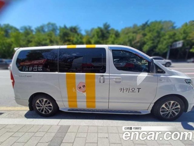 Hyundai Grand Starex 12-Seater LPi Smart 2020 — фото 3