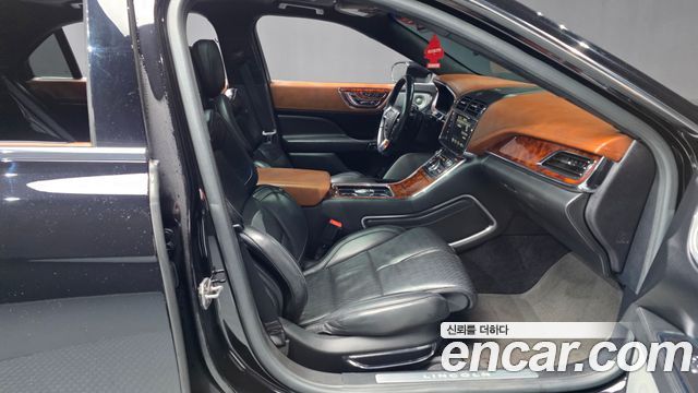Lincoln Continental (X) 3.0 Presidential AWD 2017 — фото 8