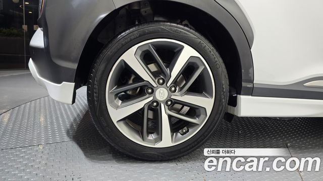 Hyundai Kona 1.6 Turbo 2WD FLUX Premium Special 2018 — фото 5