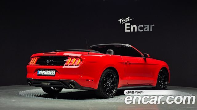 Ford Mustang Convertible 2021 — фото 2