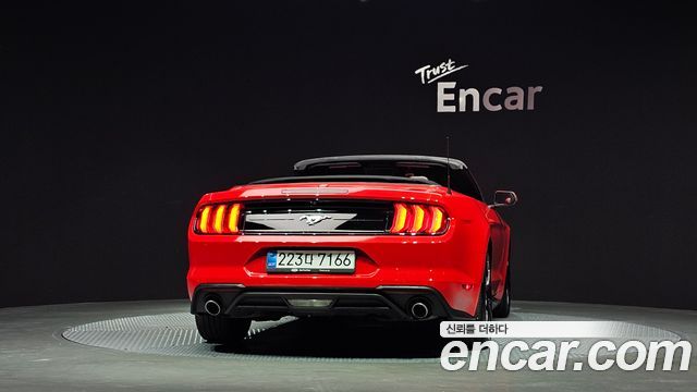Ford Mustang Convertible 2021 — фото 4