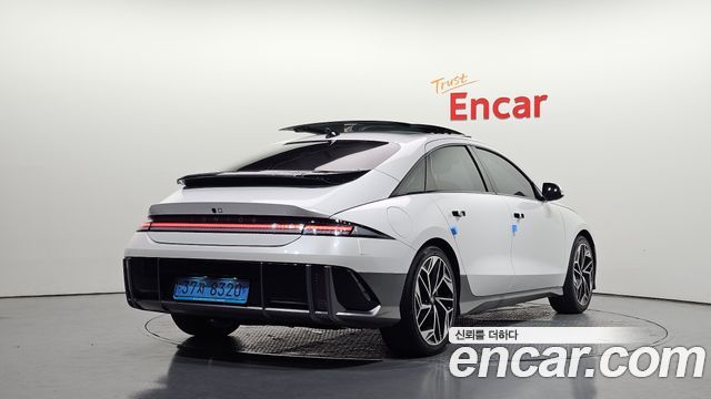Hyundai Ioniq 6 Long Range Exclusive + 2023 — фото 2