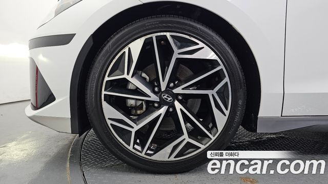 Hyundai Ioniq 6 Long Range Exclusive + 2023 — фото 5