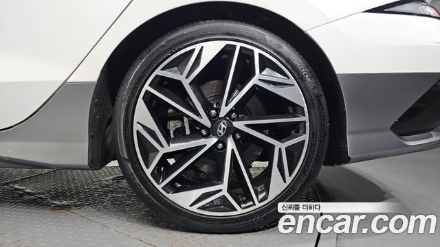 Hyundai Ioniq 6 Long Range Exclusive + 2023 — фото 21
