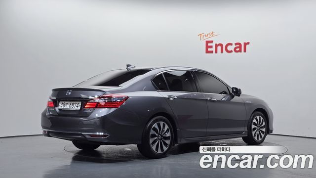 Honda Accord 2.0 Hybrid 9th 2017 — фото 2