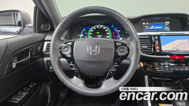 Honda Accord 2.0 Hybrid 9th 2017 — фото 13