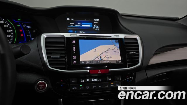 Honda Accord 2.0 Hybrid 9th 2017 — фото 14
