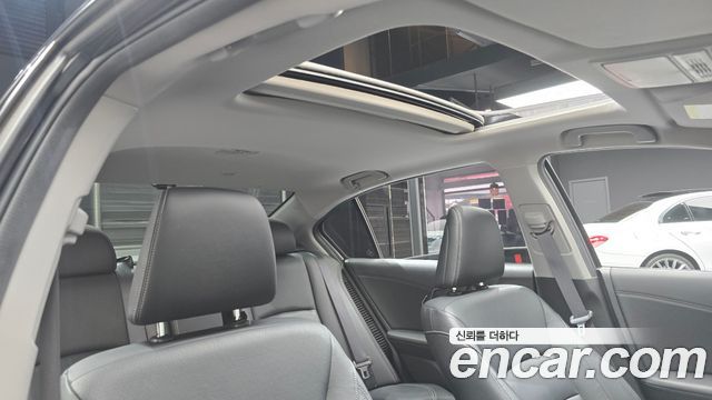 Honda Accord 2.0 Hybrid 9th 2017 — фото 19
