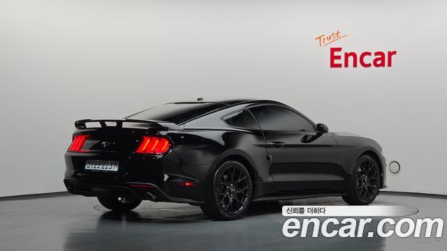 Ford Mustang Coupe 2019 — фото 2