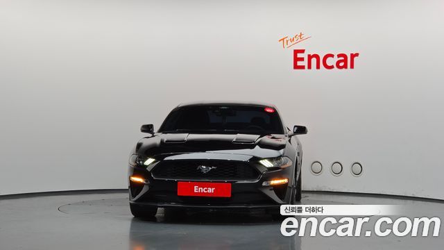 Ford Mustang Coupe 2019 — фото 3