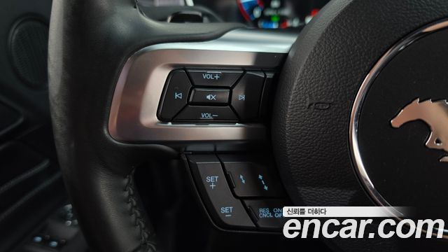 Ford Mustang Coupe 2019 — фото 17