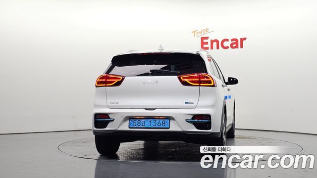 Kia Niro EV Prestige 2022 — фото 4