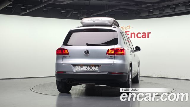 Volkswagen Tiguan 2.0 TDI Comfort 5N 2012 — фото 4