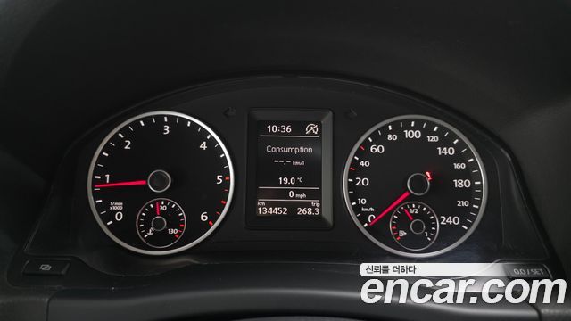 Volkswagen Tiguan 2.0 TDI Comfort 5N 2012 — фото 8