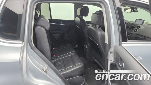 Volkswagen Tiguan 2.0 TDI Comfort 5N 2012 — фото 16