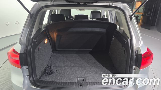 Volkswagen Tiguan 2.0 TDI Comfort 5N 2012 — фото 24