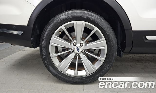 Ford Explorer 2.3 Limited 4WD 5th 2018 — фото 5
