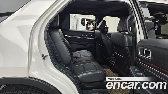 Ford Explorer 2.3 Limited 4WD 5th 2018 — фото 11