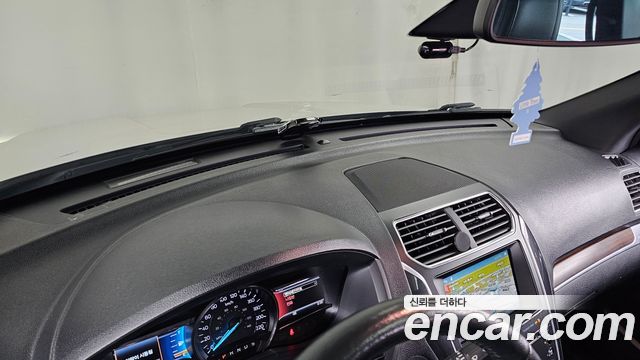 Ford Explorer 2.3 Limited 4WD 5th 2018 — фото 15