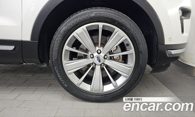 Ford Explorer 2.3 Limited 4WD 5th 2018 — фото 21