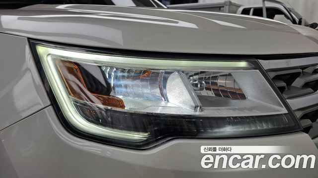 Ford Explorer 2.3 Limited 4WD 5th 2018 — фото 22