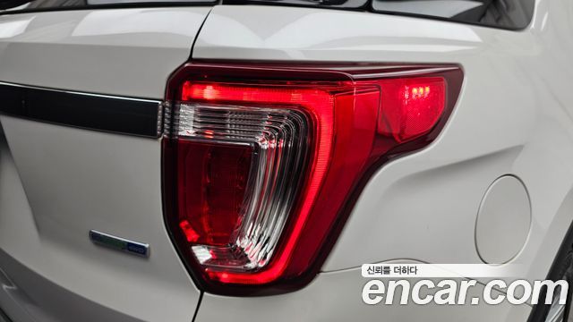Ford Explorer 2.3 Limited 4WD 5th 2018 — фото 23