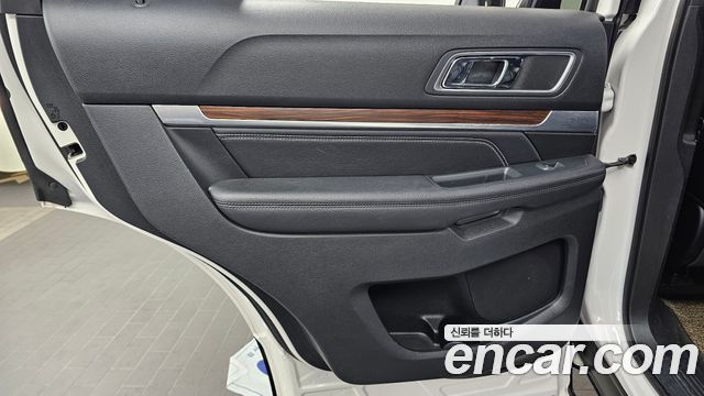 Ford Explorer 2.3 Limited 4WD 5th 2018 — фото 25