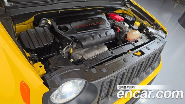 Jeep Renegade 2.4 Longitude High 2018 — фото 6