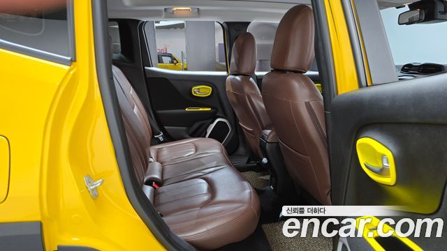 Jeep Renegade 2.4 Longitude High 2018 — фото 11