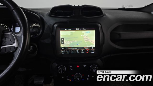 Jeep Renegade 2.4 Longitude High 2018 — фото 13