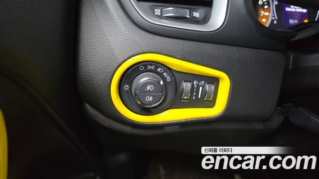 Jeep Renegade 2.4 Longitude High 2018 — фото 16