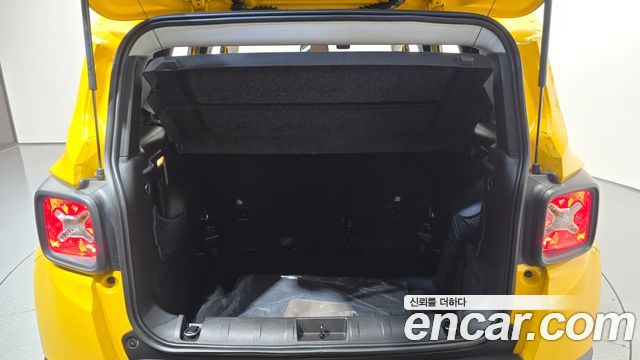 Jeep Renegade 2.4 Longitude High 2018 — фото 20