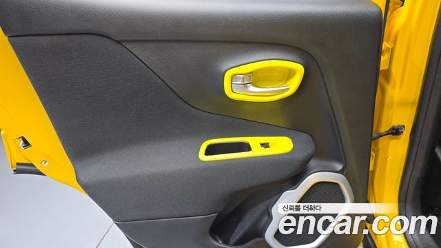 Jeep Renegade 2.4 Longitude High 2018 — фото 25