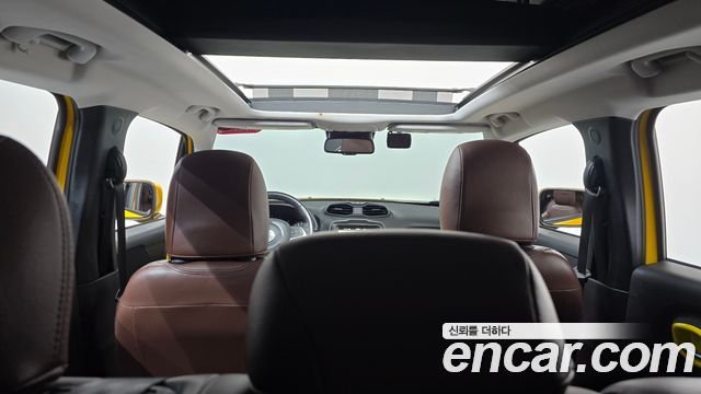 Jeep Renegade 2.4 Longitude High 2018 — фото 30