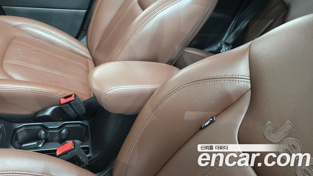 Jeep Renegade 2.4 Longitude High 2018 — фото 31