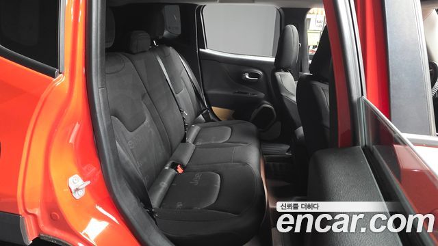 Jeep Renegade 2.4 Longitude 2015 — фото 12