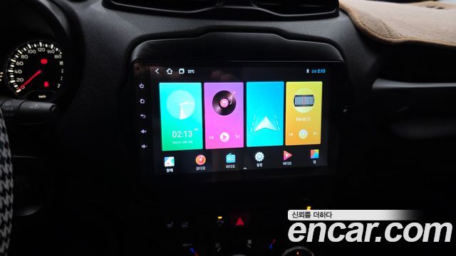 Jeep Renegade 2.4 Longitude 2015 — фото 14
