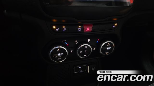 Jeep Renegade 2.4 Longitude 2015 — фото 16