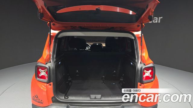 Jeep Renegade 2.4 Longitude 2015 — фото 20