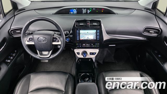 Toyota Prius (IV) 1.8 E 2018 — фото 7